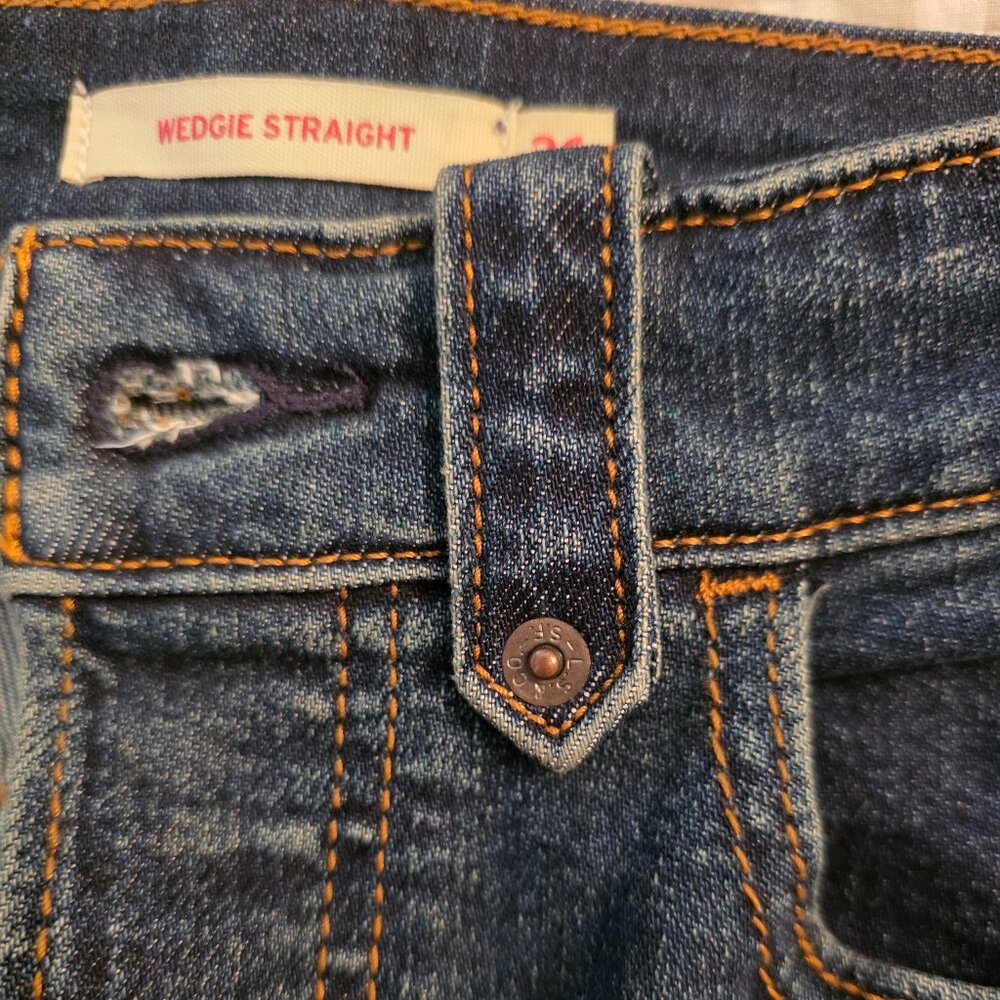 Levi's Wedgie Straight Leg Dark Denim Women's Jeans, Size 26"x28" - Picture 9 of 10